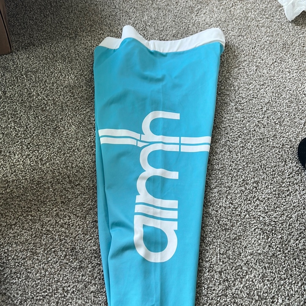 Aimn women’s yoga leggings size medium